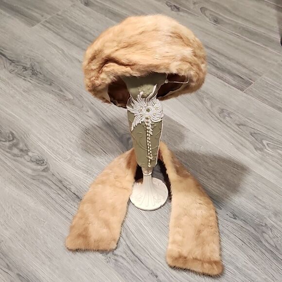 GUC Mink Fur Hat & Collar Vintage Set - Picture 1 of 13